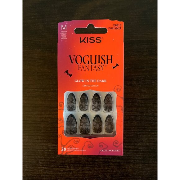 NWT Kiss Voguish Fantasy Glow In The Dark Medium Press On Nails Limited Edition - Picture 1 of 2